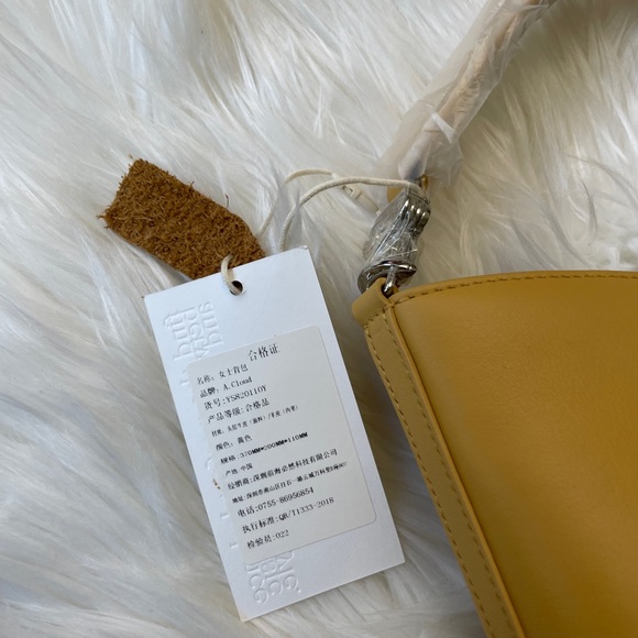 A’Cloud Roman Column Ionic Mini Tote - Picture 7 of 11